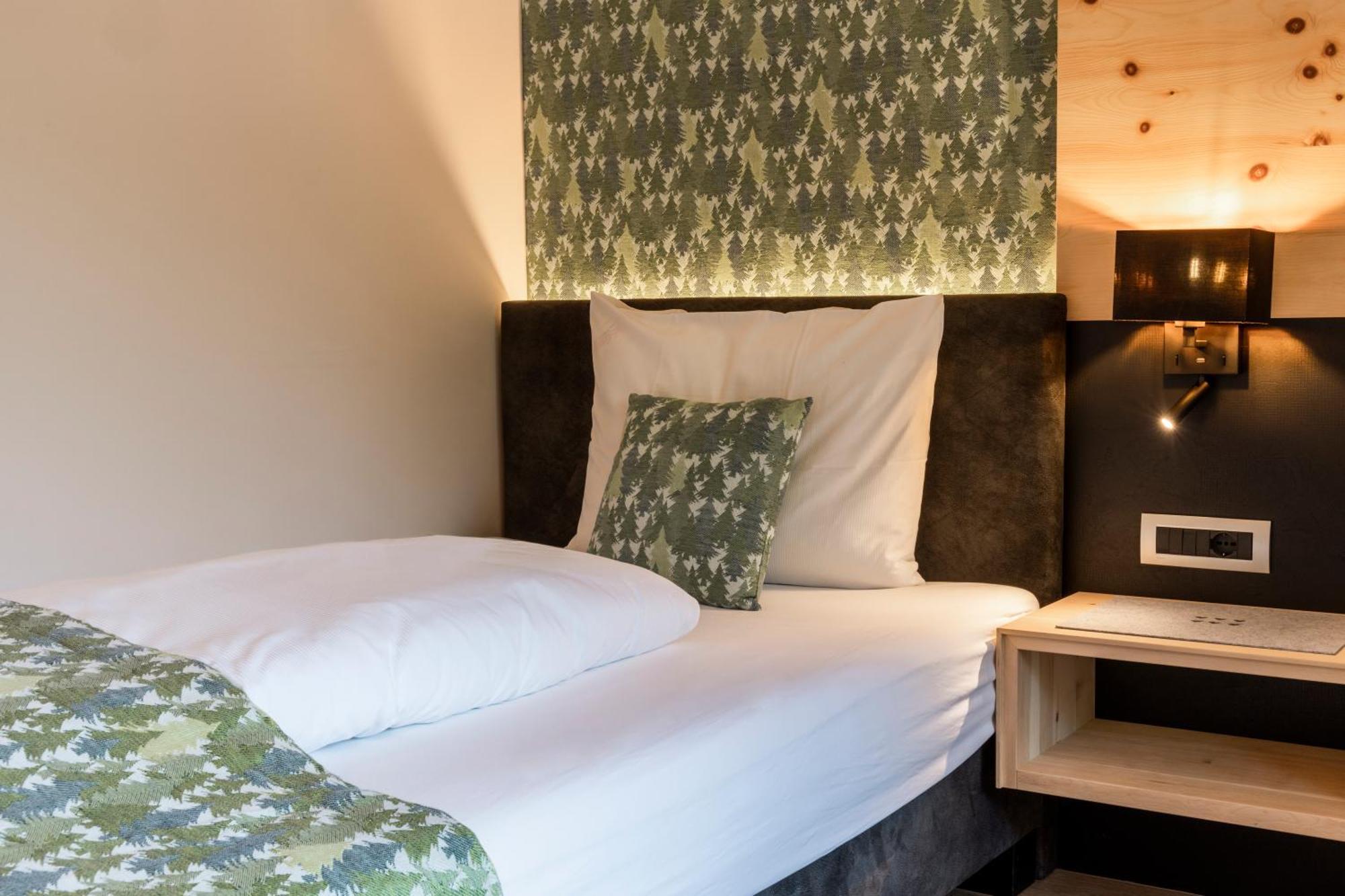 Cityhotel Goldener Adler B&B Кьюза Экстерьер фото