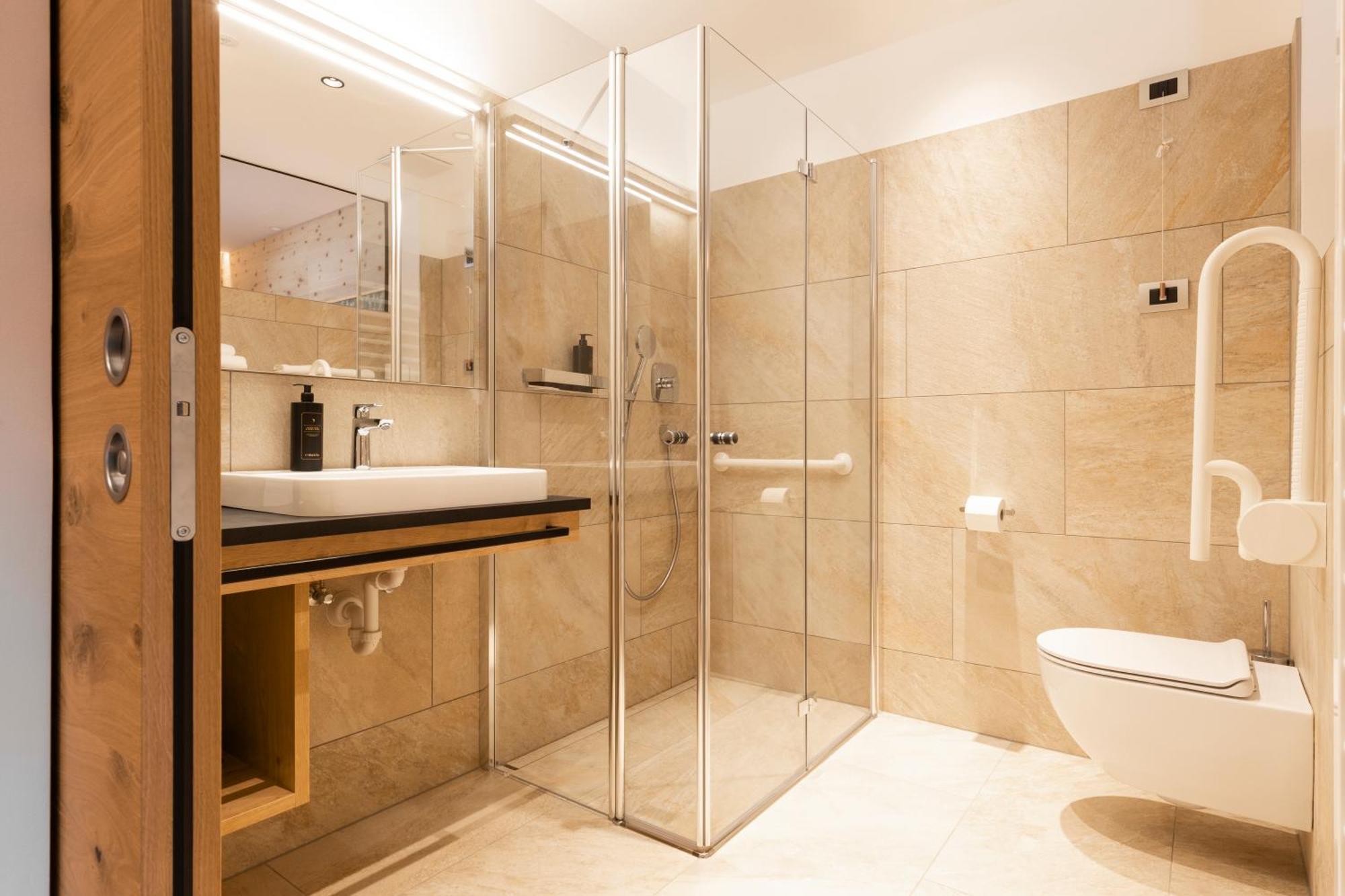 Cityhotel Goldener Adler B&B Кьюза Экстерьер фото
